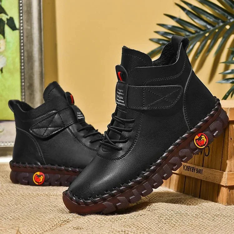 Trendy dames sneakers met warme voering, geschikt voor casual gebruik en een must-have voor de wintergarderobe.