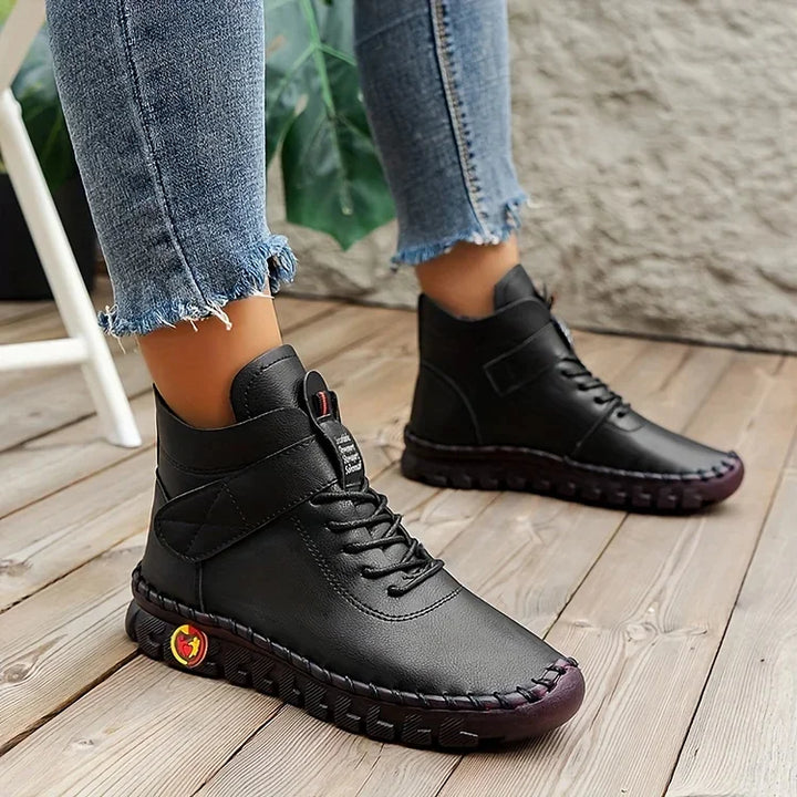 Modieuze dames winter schoenen, warm gevoerd en met een comfortabele pasvorm, perfect voor diverse activiteiten.