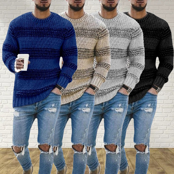 Zachte blauwe gebreide heren trui, ultiem comfort en stijl voor casual winterkleding en dagelijks gebruik.