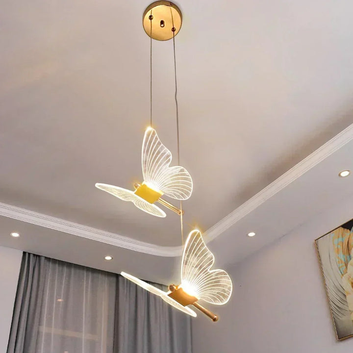 Moderne LED vlinder hanglamp, sfeervolle en energiezuinige verlichting voor elke kinderslaapkamer.