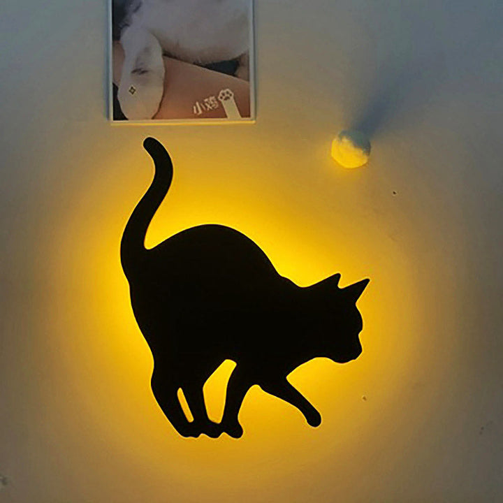 Decoratieve LED kattenlamp, ideaal als nachtlampje. Met bewegingssensor en draadloos design.