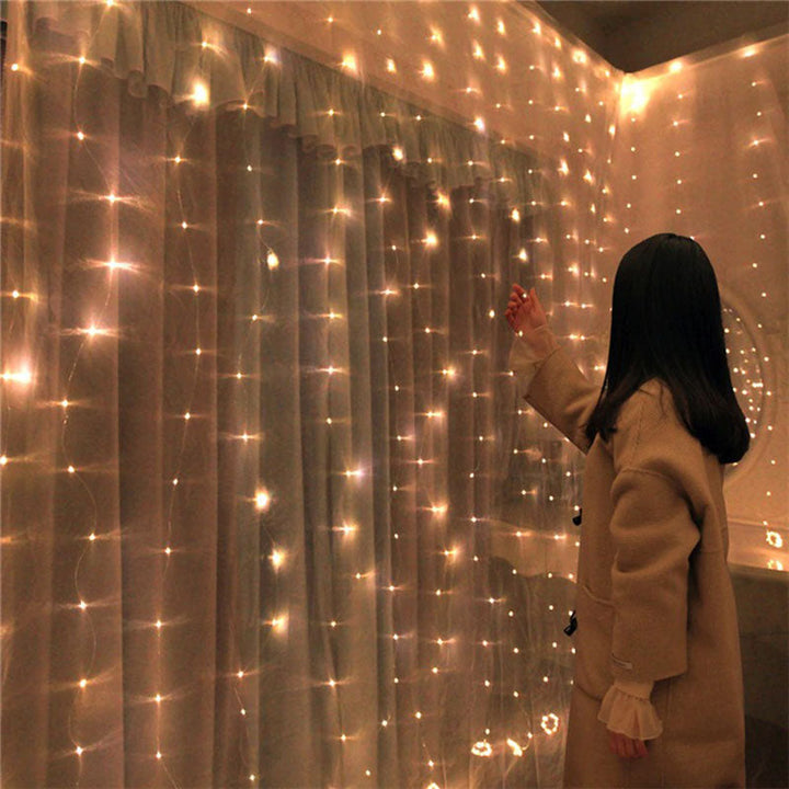 Magisch LED lichtgordijn voor betoverende sfeerverlichting. Perfecte woondecoratie voor elke kamer.