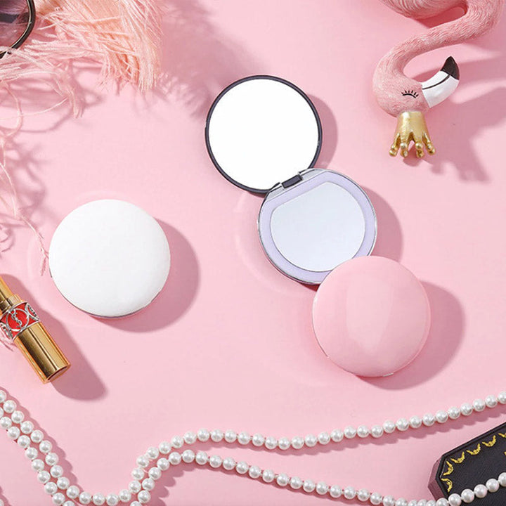 USB oplaadbare LED spiegel, compact en draagbaar voor cosmetica en perfect zicht.