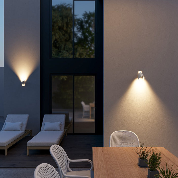 CYGNUS 2.0 wandlamp in wit, de ideale keuze voor sfeerverlichting en modern interieur design.