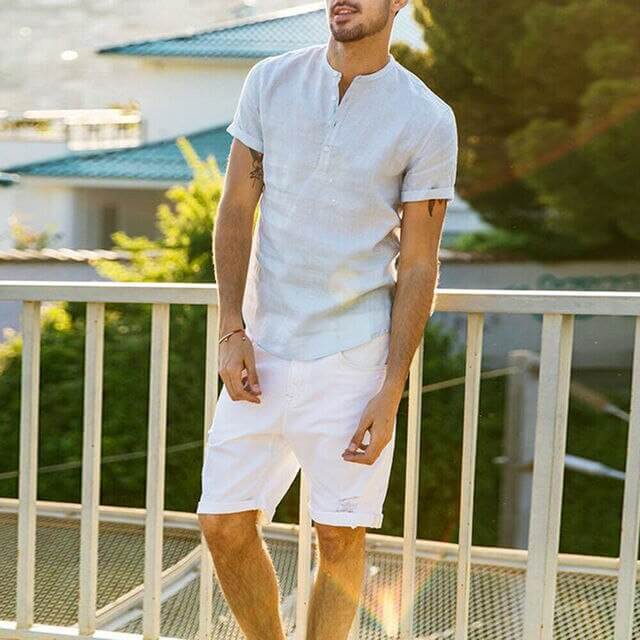Wit comfortabel heren linnen shirt korte mouw. Ademend casual shirt, perfect voor warme zomerdagen.