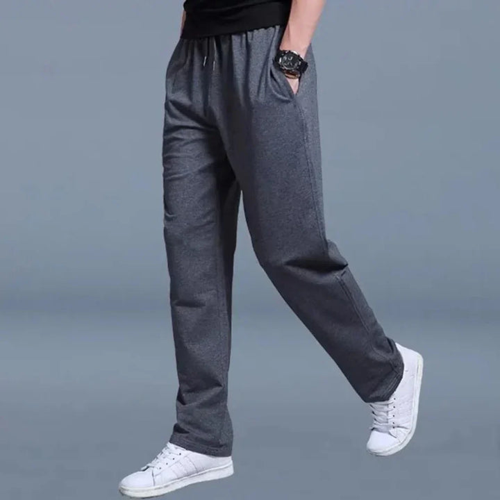 Hoymans sportieve heren joggingbroek. Perfect voor training of casual outfits. Comfortabel en trending design.