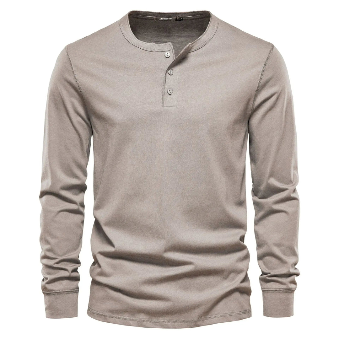 Klassiek heren Henley shirt met lange mouwen. Essentiële bovenkleding voor een moeiteloos stijlvolle, casual look.