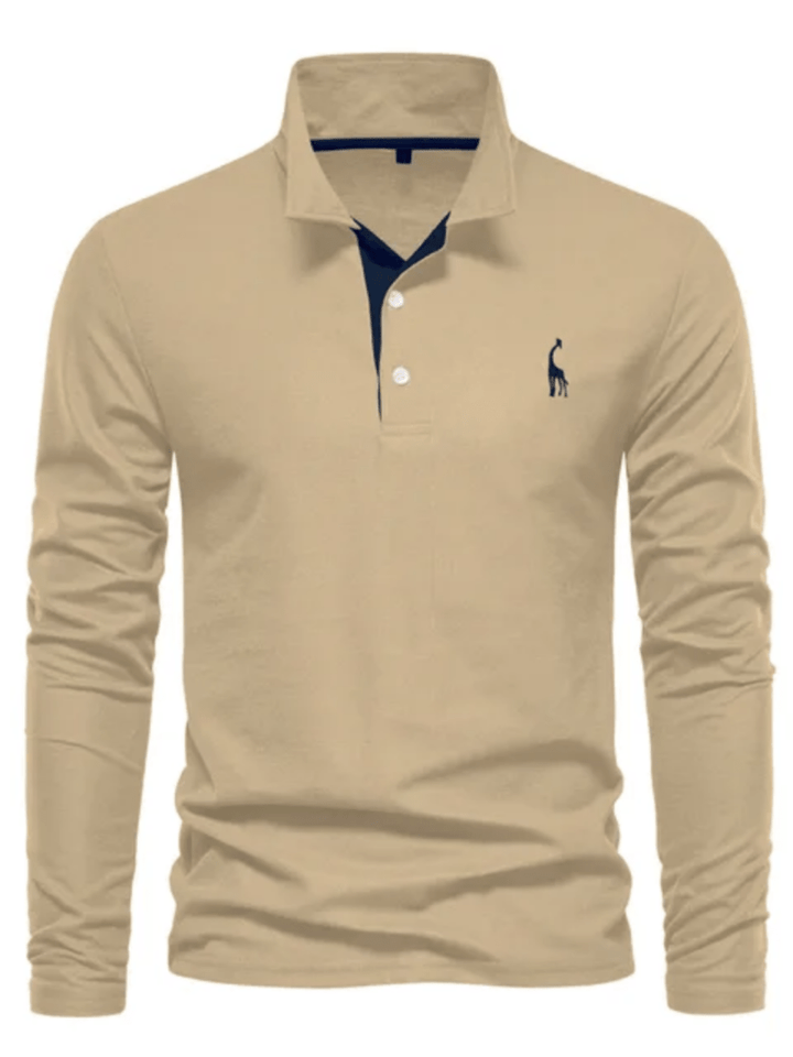 Detail van comfortabel heren poloshirt met lange mouw: zachte stof en klassieke knooppolo kraag.
