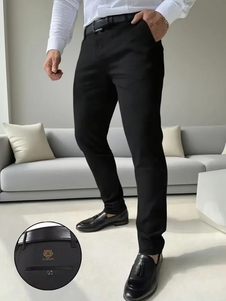 Heren slim fit broek met gedetailleerd tijgerborduurwerk, ideaal voor een stijlvolle look.