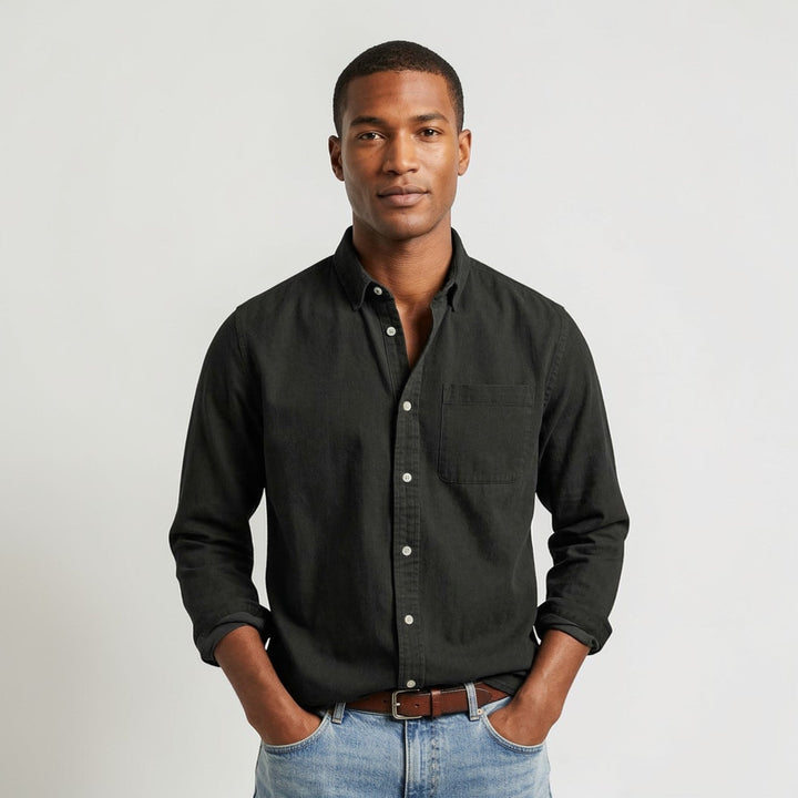 Heren polo met lange mouwen in zachte stof, een stijlvol button-down shirt voor optimaal draagcomfort.