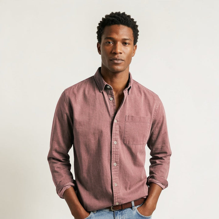 Veelzijdige heren polo met lange mouwen, button-down en modern design. Perfect voor de moderne man.