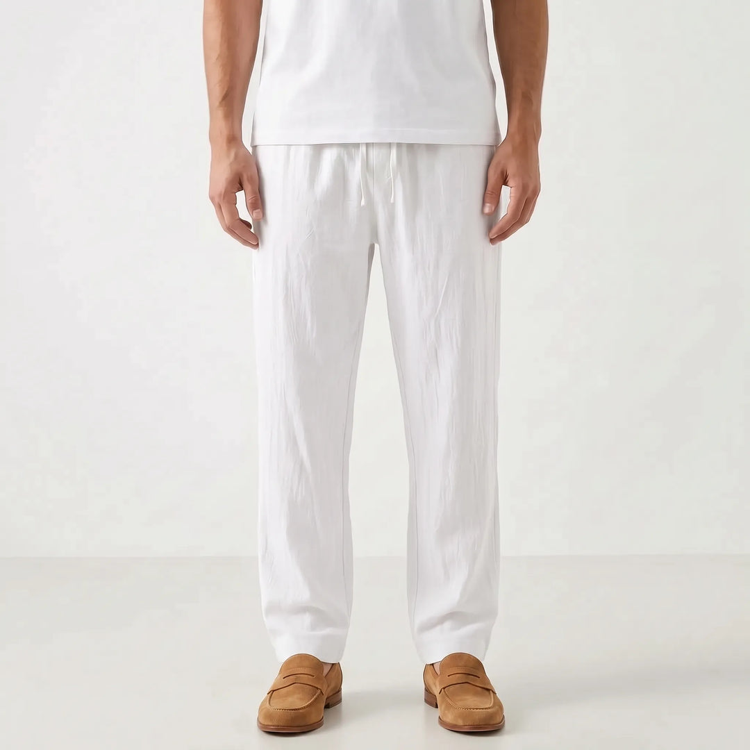 Comfortabele herenbroek met elastische tailleband, ideaal voor lange zomerdagen en casual outfits.