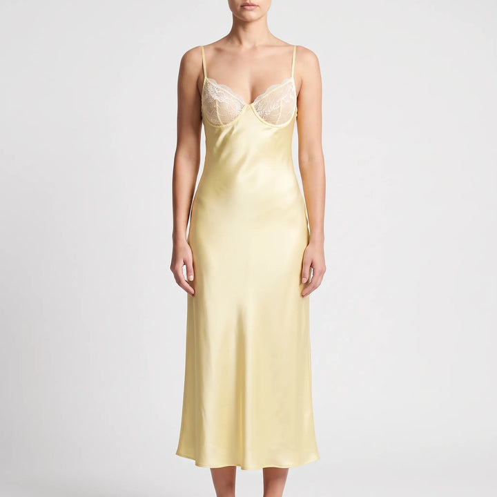Lange gele slipdress voor dames met elegante V-hals. Ideaal als zomerse feestjurk, comfortabel en mouwloos design.