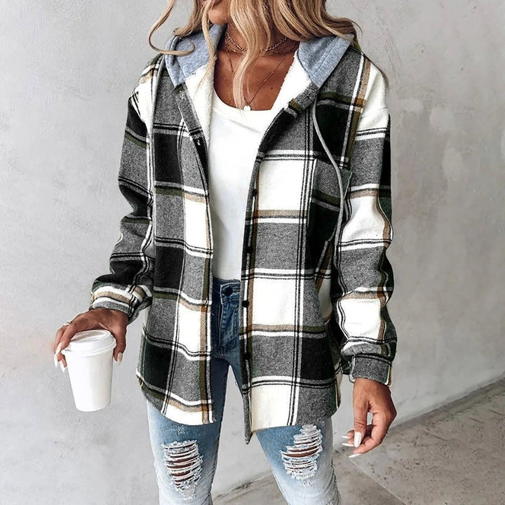 Geruite dames overhemdjas Claire, met capuchon. Comfortabele en stijlvolle jas voor het tussenseizoen, perfect casual.