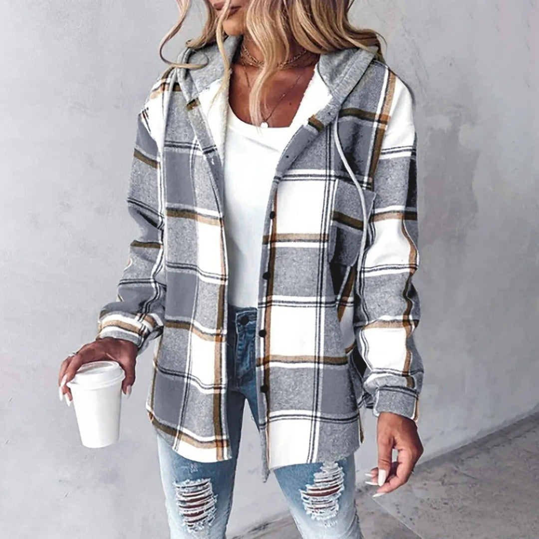 Dames geruite overhemdjas Claire met capuchon, modieus en veelzijdig. Comfortabele jas voor casual outfits, tussenseizoen.