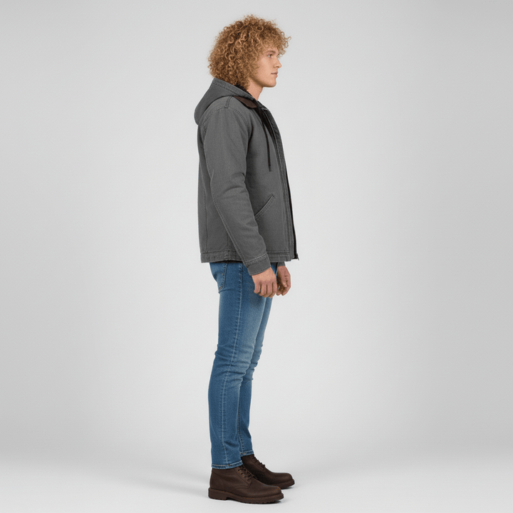 Achteraanzicht van de heren hoodie, geschikt als casual jas voor diverse vrijetijdsactiviteiten.