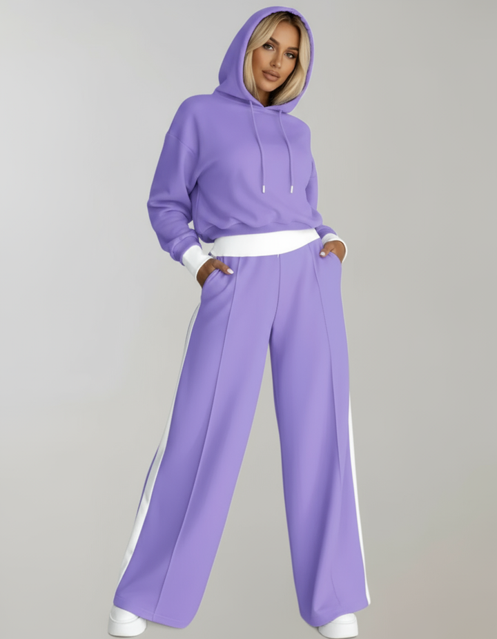 Comfortabele dames loungewear set: tweedelige outfit met zachte hoodie en wijde broek, ultiem voor reizen.