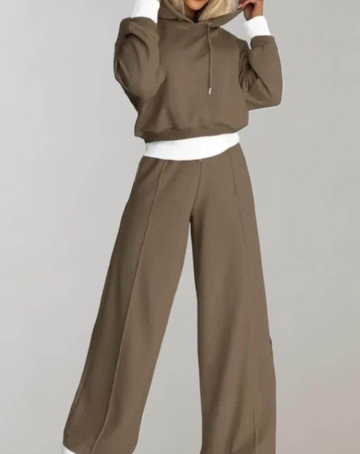 Luxe dames loungewear set: Savannah hoodie en wijde broek, perfecte combinatie van stijl en comfort.