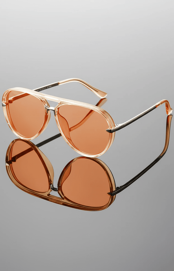 Elegante lichtgewicht dames aviator zonnebril Lara. Biedt comfort, stijl en essentiële UV400 bescherming.