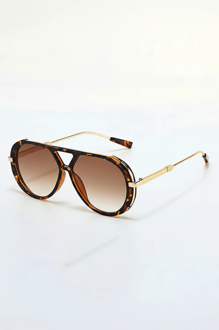 Stijlvolle dames Layla aviator zonnebril met UV400 bescherming. Lichtgewicht en comfortabel, een must-have voor elke outfit.