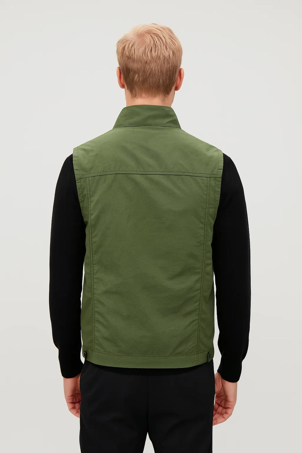 Slank heren gilet, mouwloze tussenlaag Zachary, biedt warmte en comfort tijdens sportieve activiteiten.