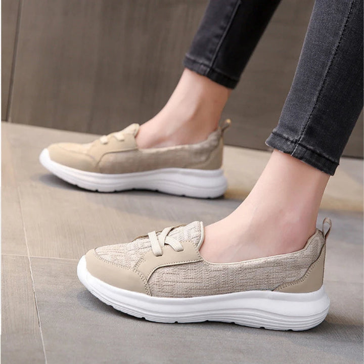 Roze Phoebe instappers voor dames: comfortabele lichtgewicht sneakers met voetboogondersteuning.