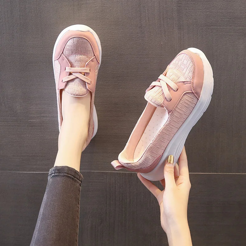 Dames casual slip-on instappers Phoebe, lichtgewicht en comfortabel, perfect voor dagelijkse wandelingen.