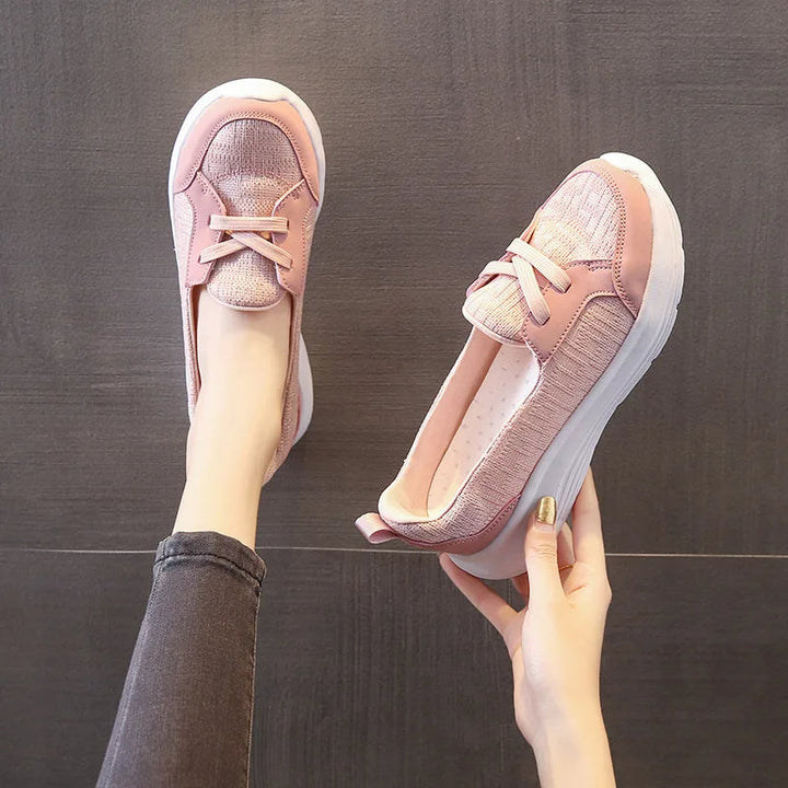 Dames casual slip-on instappers Phoebe, lichtgewicht en comfortabel, perfect voor dagelijkse wandelingen.