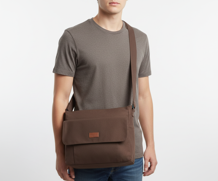 Comfortabele, lichte canvas damestas met ruime indeling en veel vakken; perfect als dagelijkse schoudertas.