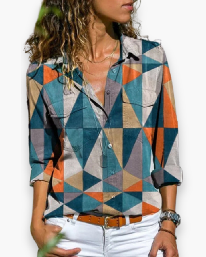 Modieuze casual damesblouse, kleurrijk en elegant, voor diverse zomerse looks.