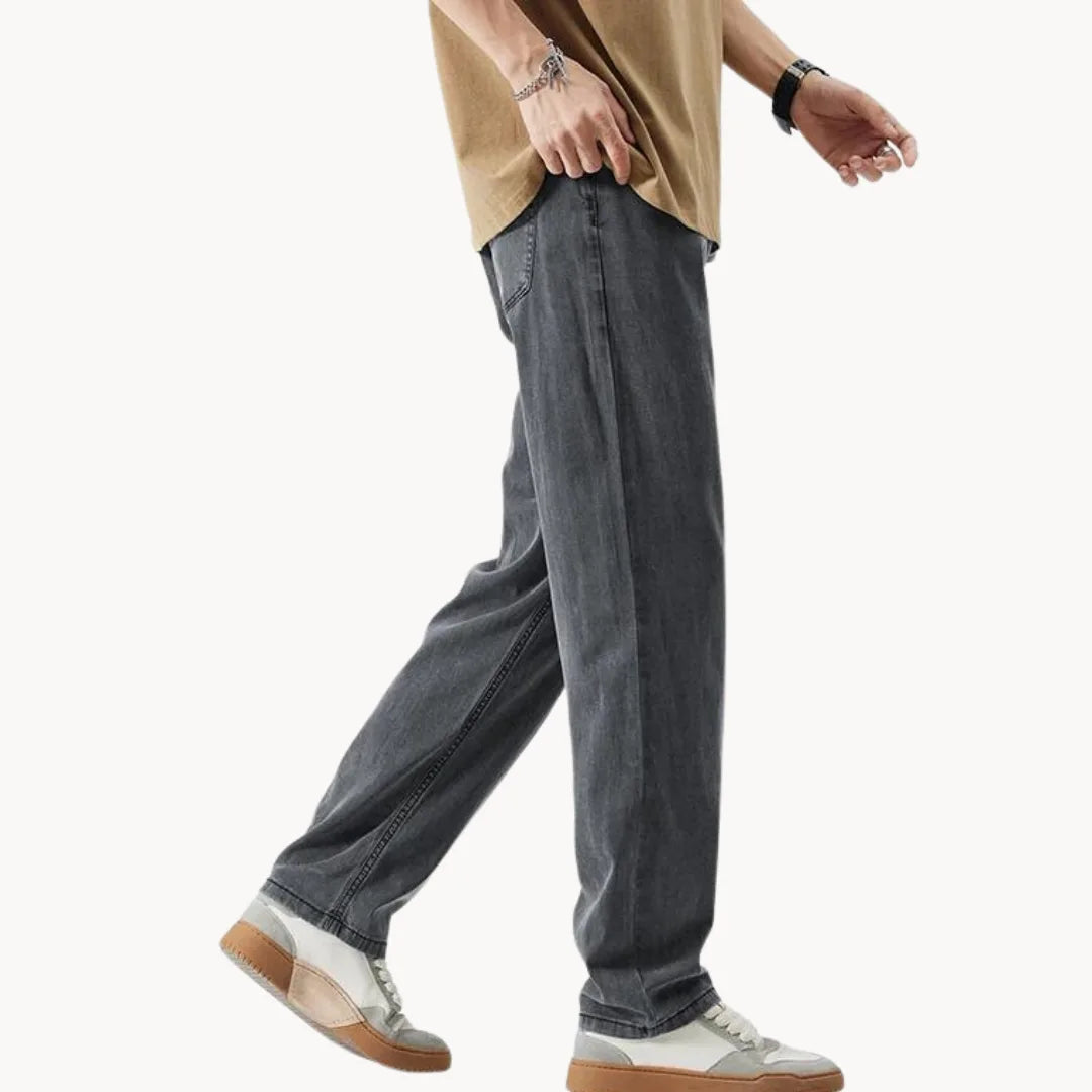 Heren jeans met rechte pijp, comfortabel en casual, geschikt voor diverse outfits. Veelzijdige spijkerbroek.