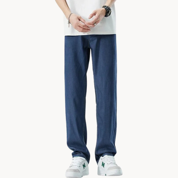 Donkergrijze heren straight leg jeans, comfortabel en stijlvol voor elke gelegenheid. Casual spijkerbroek.