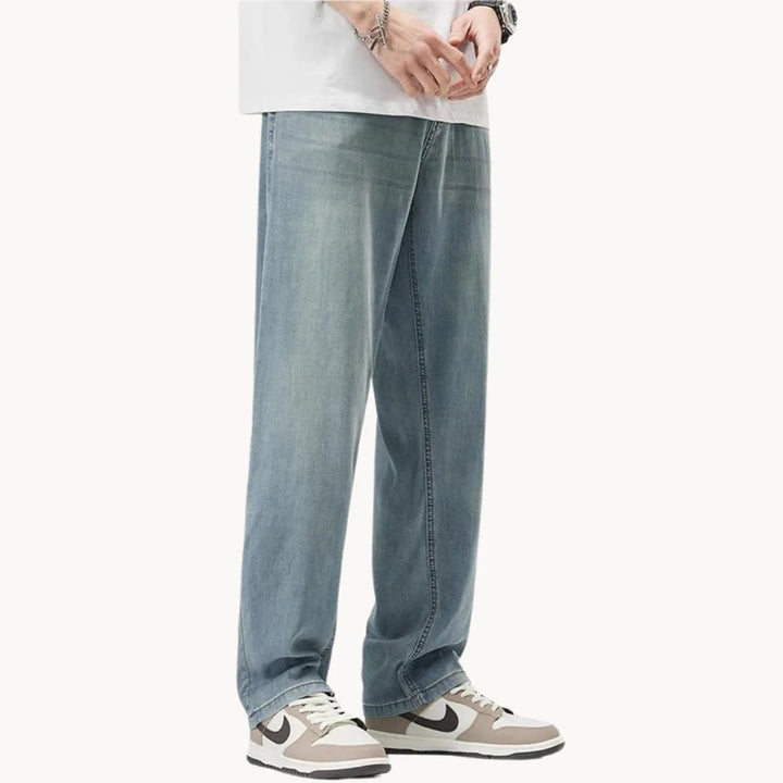 Comfortabele rechte spijkerbroek voor heren, perfect voor dagelijks casual dragen. Duurzame straight fit jeans.
