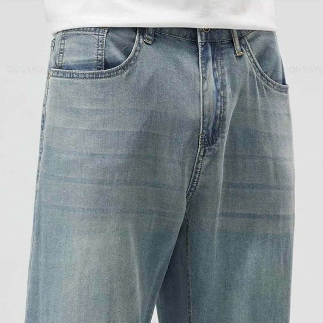 Denim straight leg jeans voor mannen, comfortabel en duurzaam. Stijlvolle herenbroek met rechte pasvorm.