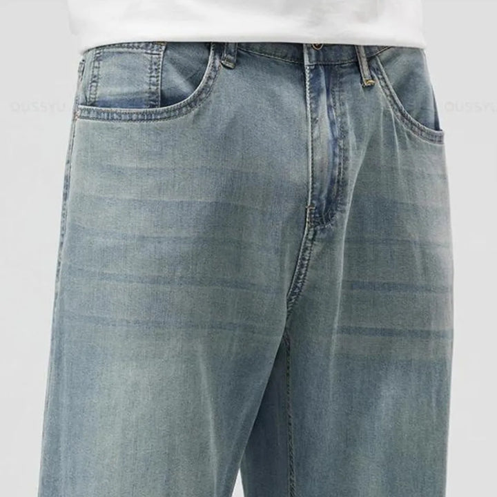 Denim straight leg jeans voor mannen, comfortabel en duurzaam. Stijlvolle herenbroek met rechte pasvorm.
