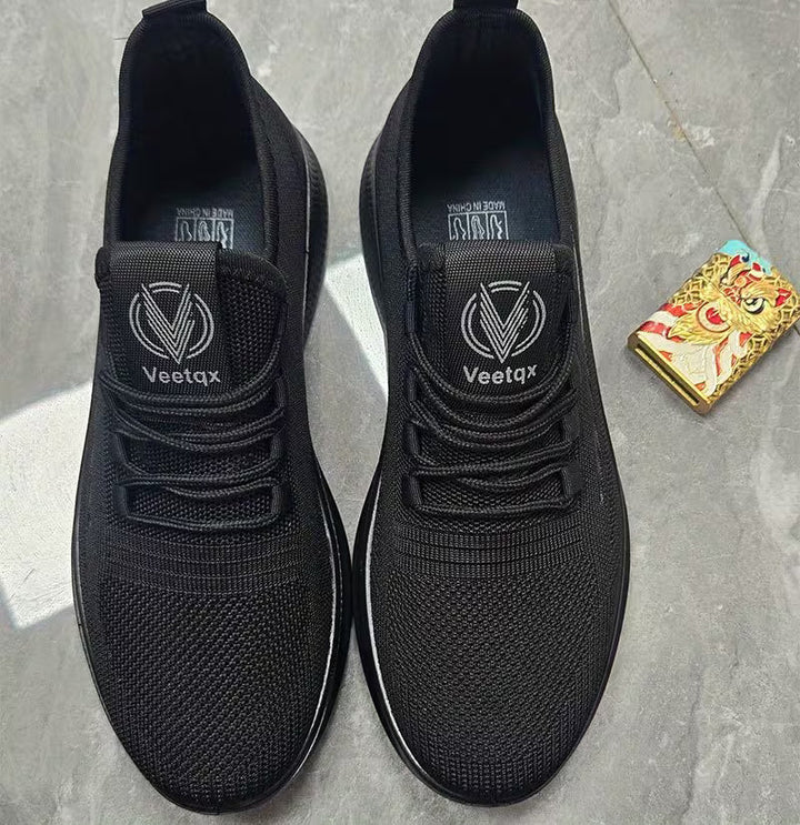Lichtgewicht heren slip-on sneakers, ademend bovenwerk, comfortabel voor de hele dag dragen.