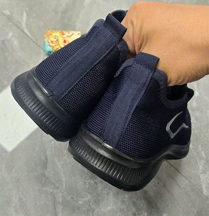 Moeiteloze instap heren slip-on sneakers, ademend en lichtgewicht, ideaal voor warme dagen.