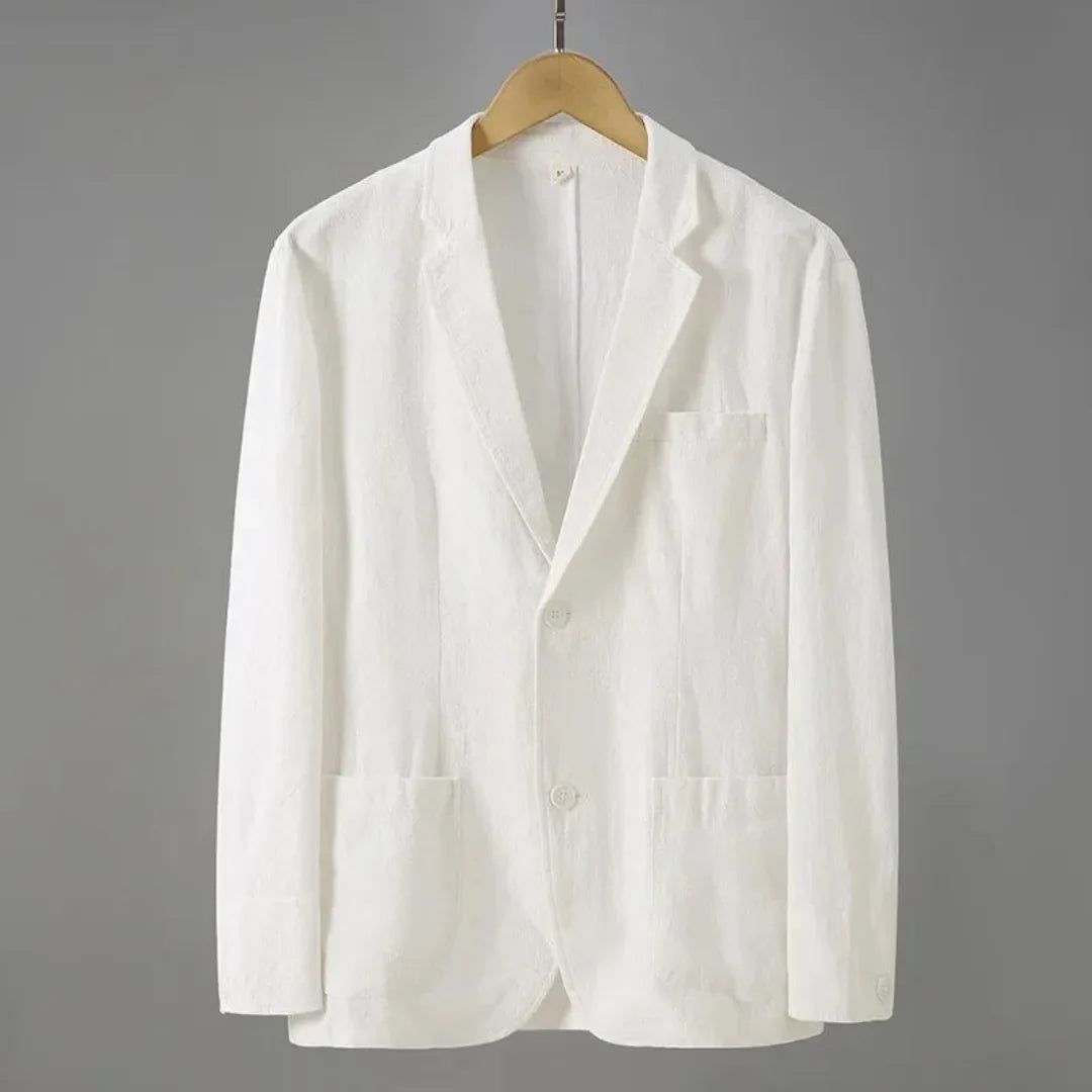 Ademende linnen herenblazer, perfect voor warm weer. Met revers en zakken voor een verzorgde uitstraling.