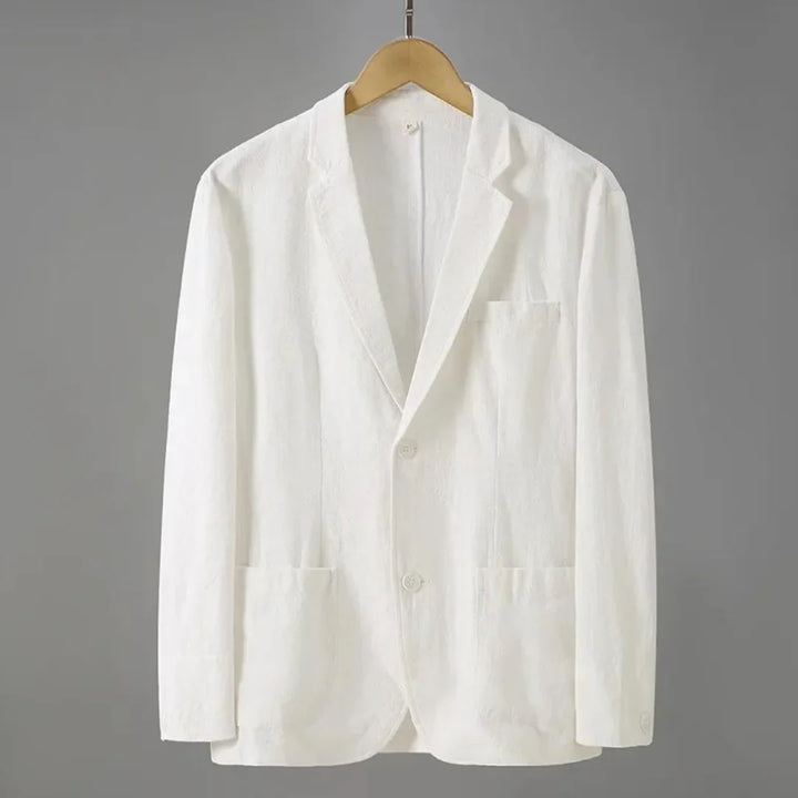 Ademende linnen herenblazer, perfect voor warm weer. Met revers en zakken voor een verzorgde uitstraling.