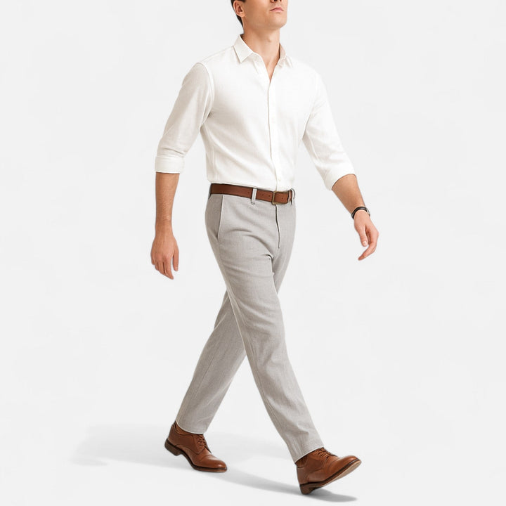 Ademende heren linnen broek, ideaal voor de zomer; lichtgewicht stof met zijzakken voor dagelijks gebruik.
