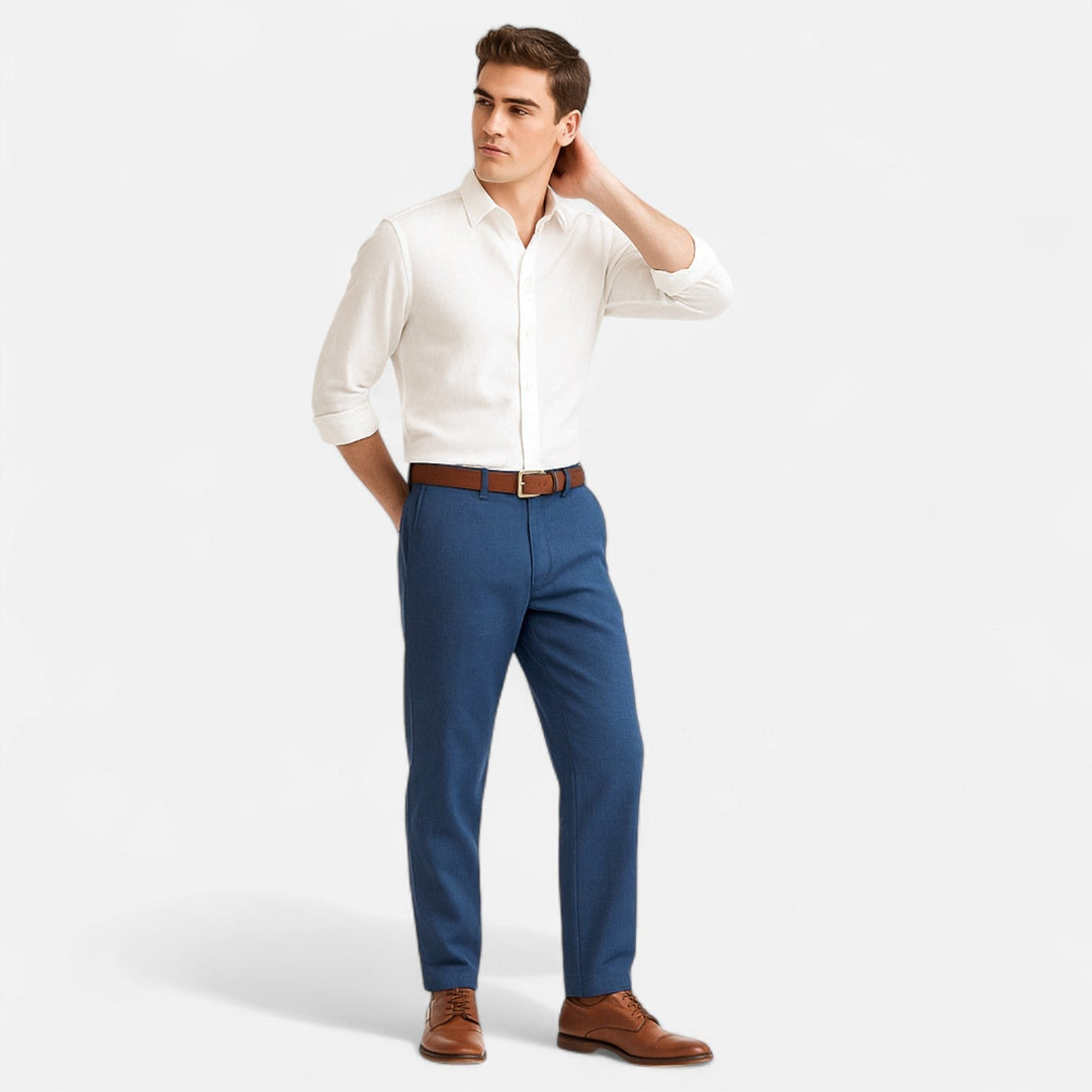 Casual-elegante heren linnen broek met handige zijzakken en comfortabele elastische tailleband.