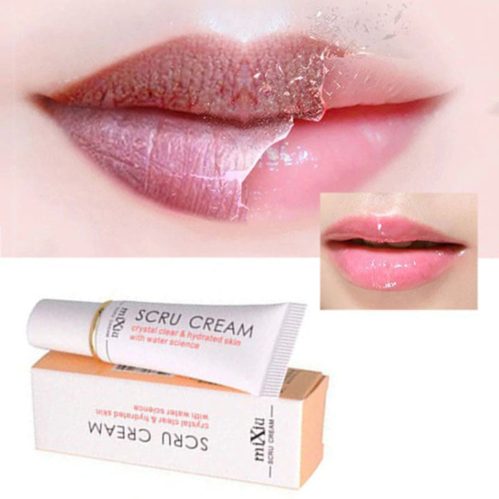 Verwen je lippen met deze exfoliërende lipscrub voor een stralende look.