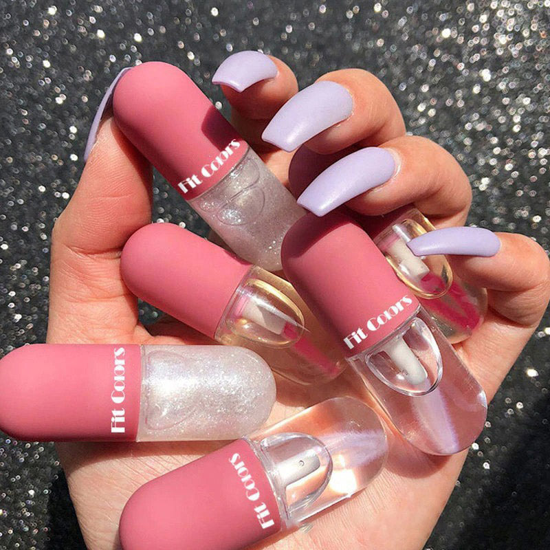 Compacte dames mini lipgloss capsule, perfect voor onderweg. Biedt glans en hydratatie.