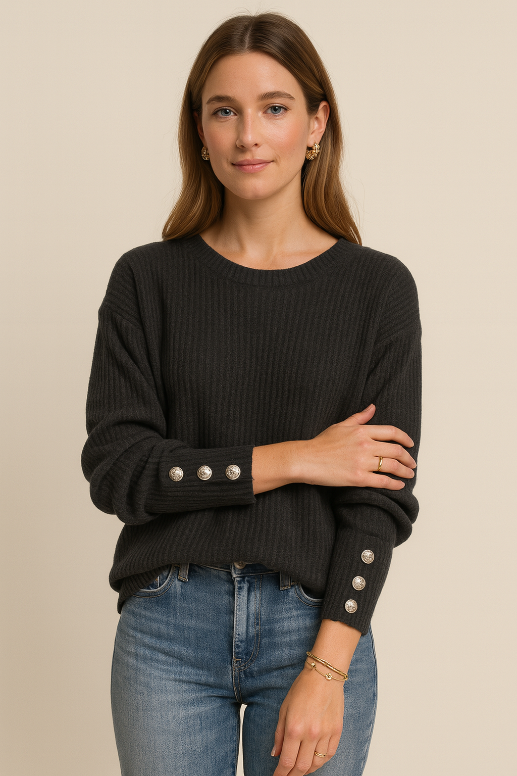 Zachte, comfortabele gebreide damestrui met ronde hals. Losvallend model, perfect voor de winterdagen.