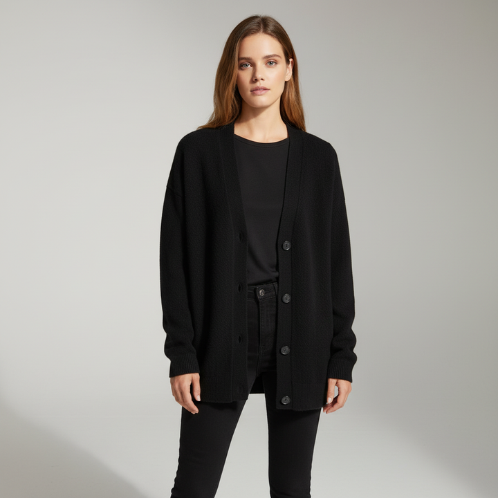 Zacht dames kasjmier vest Alina, losse pasvorm, diepe V-hals, perfect voor casual chic lente-outfits.