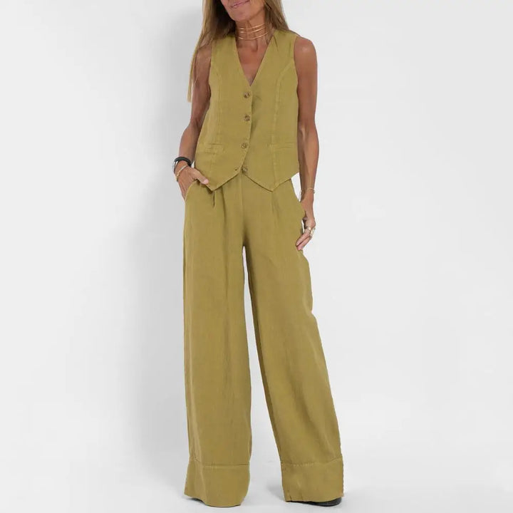 Modieuze dames tweedelige set: comfortabel vest en broek met relaxte pasvorm voor een chique uitstraling.