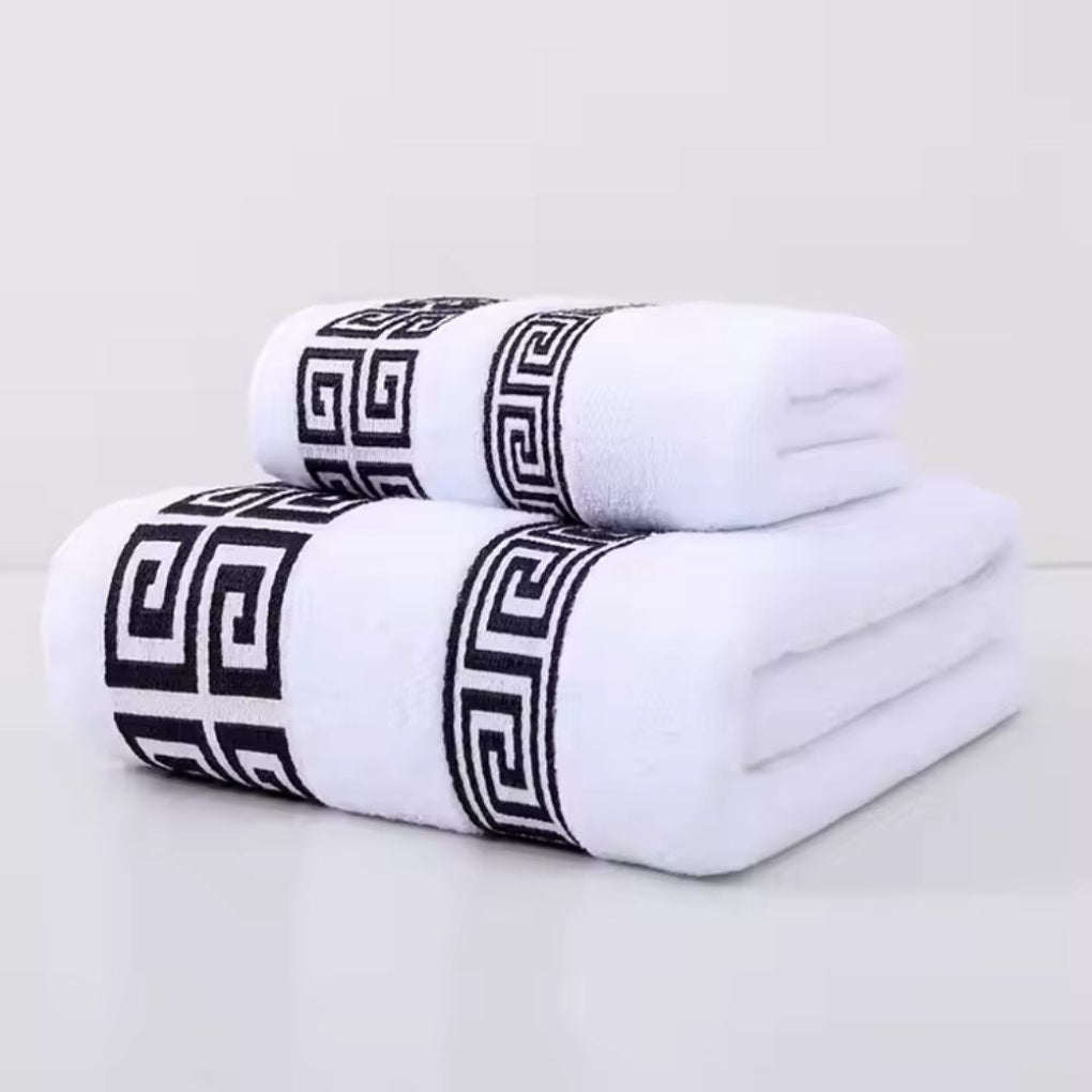 Zachte en absorberende badhanddoekenset (2 stuks) van luxe katoen. Ideaal voor een comfortabele badervaring.