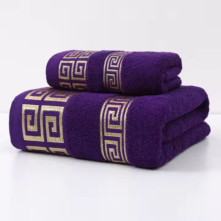 Hypoallergene katoenen handdoekenset (terry) voor zacht, absorberend comfort; ideaal voor gevoelige huid in badkamer.