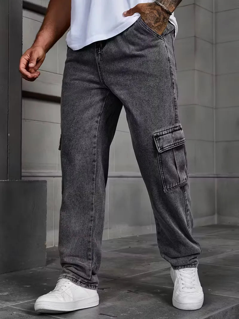 Heren loose fit cargo broek met rechte pijp in donkergrijs voor ultiem comfort en streetwear stijl.