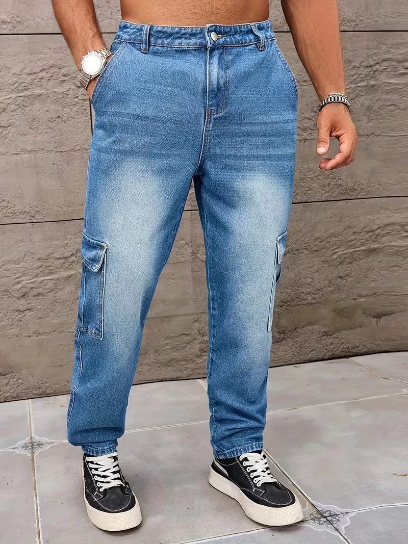 Blauwe heren casual broek, loose fit cargo met rechte pijp. Comfortabel en trendy voor dagelijks gebruik.